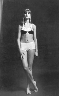 Jean Shrimpton feet photo 7