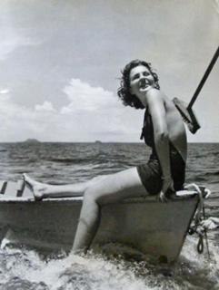 Jean Simmons feet photo 5