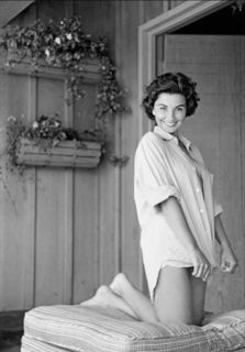Jean Simmons feet photo 16