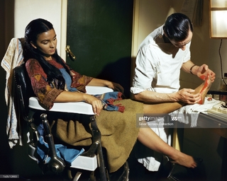 Jean Simmons feet photo 11