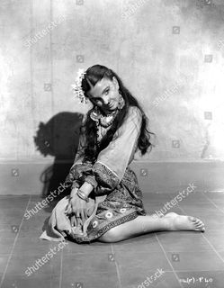 Jean Simmons feet photo 7