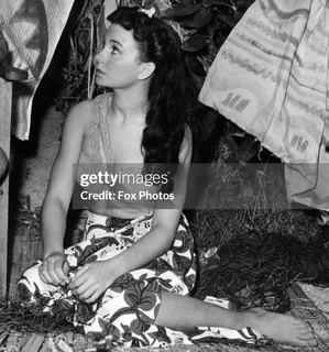 Jean Simmons feet photo 4