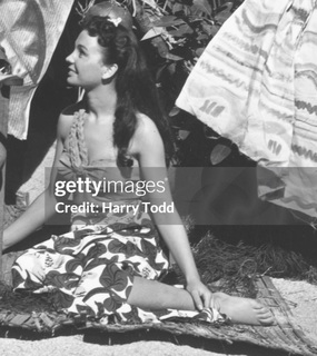 Jean Simmons feet photo 3