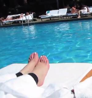 Jeana Smith feet photo thumbnail