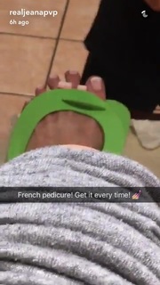 Jeana Smith feet photo thumbnail