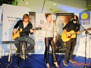 Jeanette Biedermann feet photo thumbnail