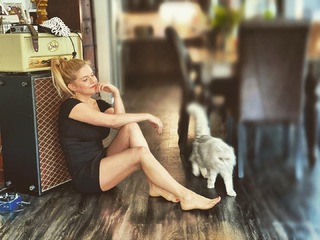 Jeanette Biedermann feet photo thumbnail