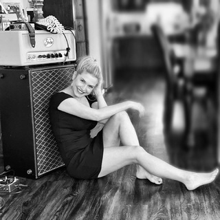 Jeanette Biedermann feet photo thumbnail