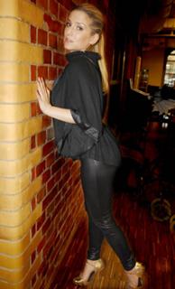 Jeanette Biedermann feet photo thumbnail