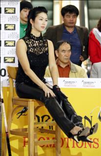 Jeanette Lee feet photo 3