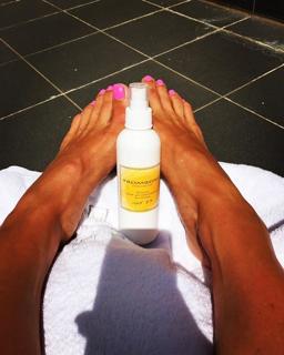 Jeanette Ottesen feet photo 1