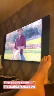Jeanine Mason feet photo 8