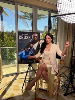 Jeanine Mason feet photo 1