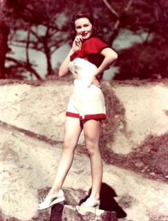 Jeanne Crain feet photo 20