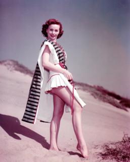 Jeanne Crain feet photo 7