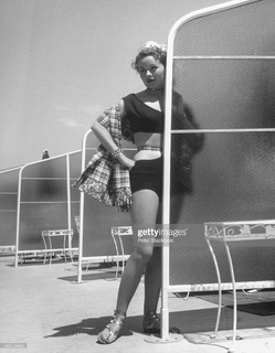 Jeanne Crain feet photo 7