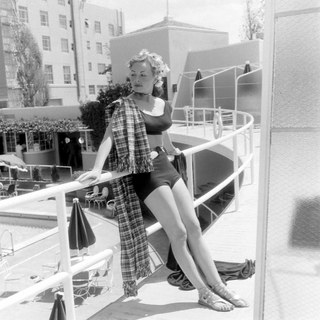 Jeanne Crain feet photo 17