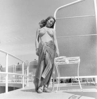 Jeanne Crain feet photo 11