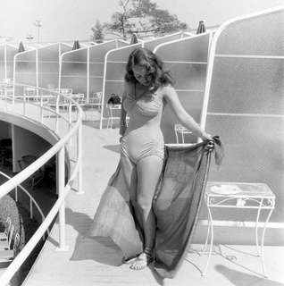 Jeanne Crain feet photo 8