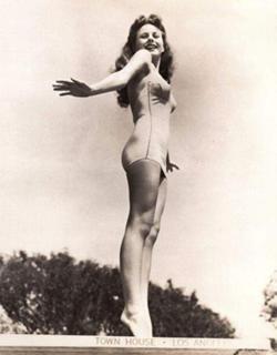 Jeanne Crain feet photo 8