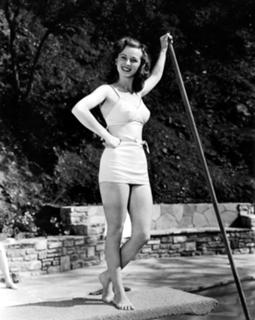 Jeanne Crain feet photo 4