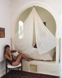 Jeanne Damas feet photo 7
