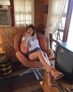 Jeanne Damas feet photo 5