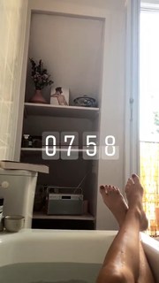 Jeanne Damas feet photo 8