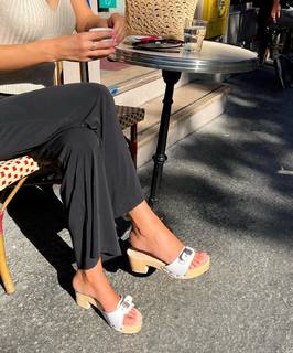 Jeanne Damas feet photo 13