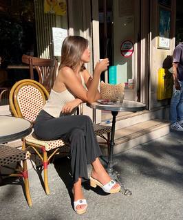 Jeanne Damas feet photo 12
