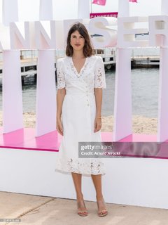 Jeanne Damas feet photo 3