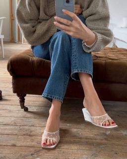 Jeanne Damas feet photo 9
