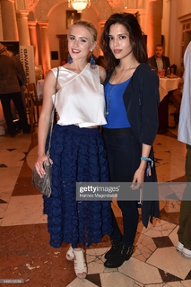 Jeanne Goursaud feet photo thumbnail