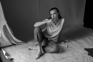 Jeanne Goursaud feet photo thumbnail