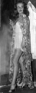 Jeanne Moreau feet photo 12