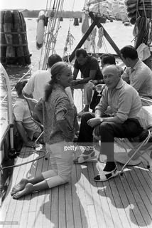 Jeanne Moreau feet photo 2