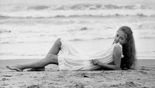 Jeanne Moreau feet photo 7