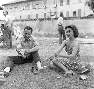 Jeanne Moreau feet photo 5