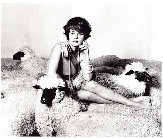 Jeanne Moreau feet photo 1
