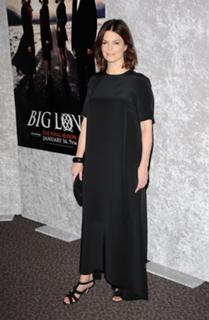 Jeanne Tripplehorn feet photo thumbnail