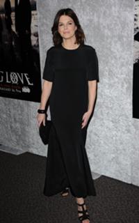 Jeanne Tripplehorn feet photo thumbnail