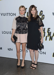 Jeanne Tripplehorn feet photo thumbnail