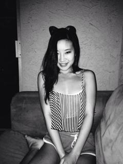 Jeannie Elise Mai feet photo 1