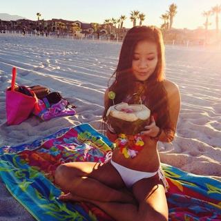 Jeannie Elise Mai feet photo 14
