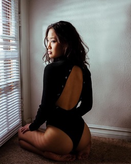 Jeannie Elise Mai feet photo 2