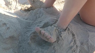 Jeannie Lee feet photo thumbnail