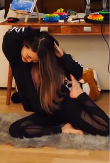 Jeannie Lee feet photo thumbnail