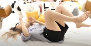 Jeannie Lee feet photo thumbnail