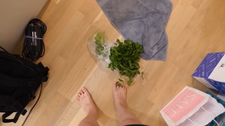 Jeannie Lee feet photo thumbnail