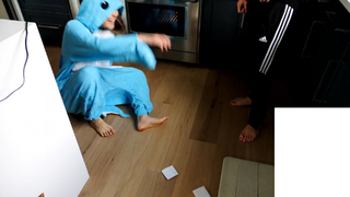 Jeannie Lee feet photo thumbnail